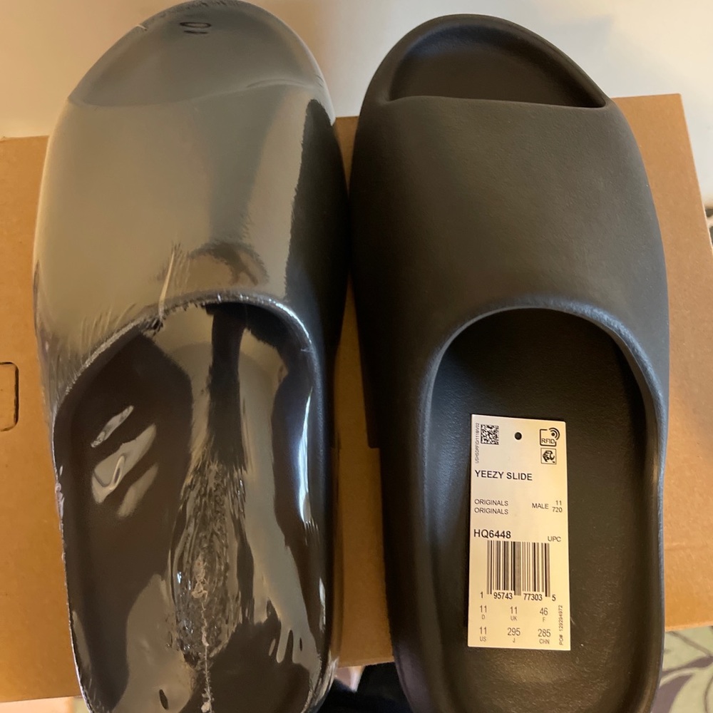 YEEZY SLIDES ONYX